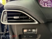 Jaguar XE 2.0 D R-Dynamic S