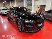 Ford Mustang Mach-E Alargada
