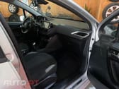 Peugeot 208 1.2 VTi SE Style