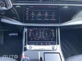 Audi Q7 55 TFSIe quattro S-LINE 