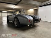 AC Cobra V8