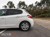 Peugeot 208 1.2 PureTech Signature
