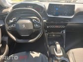 Peugeot 2008 1.2 PureTech Allure EAT8