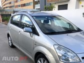 Toyota Corolla Verso D-4D 7 Lugares