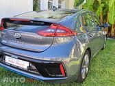 Hyundai Ioniq 5 1.6 GDI HEV (híbrido gasolina + elétrico) Potência combinada de 141 cv