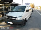 Toyota HiAce 2.5D-4D 6Lugares