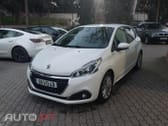 Peugeot 208 1.2 PureTech Signature