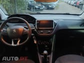 Peugeot 208 1.2 PureTech Signature