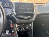 Peugeot 208 1.2 PureTech Signature
