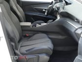 Peugeot 3008 1.6 Hybrid Allure e-EAT8