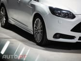 Ford Focus 2.0 EcoBoost ST c/ Pack Pele Desportiva