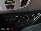 Ford Transit Custom Adaptada p/ 3 cadeiras de rodas
