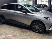 MG MG4 4 Luxury 64 kWh