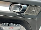 Volvo XC40 2.0 B3 Plus Dark