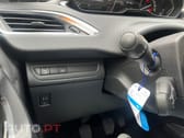 Peugeot 2008 1.2 e-VTi Style