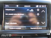 Peugeot 2008 1.2 PureTech Signature