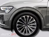 Audi Q8 E-Tron 55 S LINE BLACK 