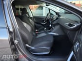 Peugeot 2008 1.2 PureTech Style