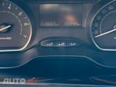 Peugeot 208 PureTech 82 Stop & Start Signature