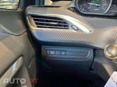Peugeot 2008 1.2 e-VTi Style