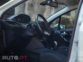 Peugeot 208 1.2 PureTech Signature