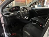 Peugeot 208 1.2 VTi SE Style