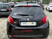 Peugeot 208 Outro