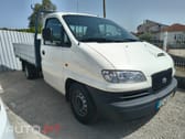 Hyundai H-1 Starex caixa aberta com rodado duplo
