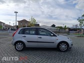 Ford Fiesta 1.25 First Edition - Um dono