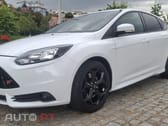 Ford Focus 2.0 EcoBoost ST c/ Pack Pele Desportiva