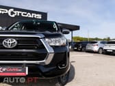 Toyota Hilux 2.4 D-4D 4WD CD Tracker S CA