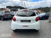 Peugeot 208 1.2 PureTech Signature