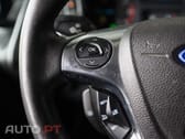 Ford Transit Custom Adaptada p/ 3 cadeiras de rodas