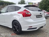 Ford Focus 2.0 EcoBoost ST c/ Pack Pele Desportiva
