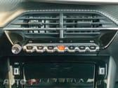 Peugeot 2008 1.2 PureTech Allure EAT8
