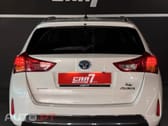 Toyota Auris Outro