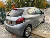 Peugeot 208 1.2 PureTech Signature