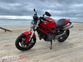 Ducati Monster 696