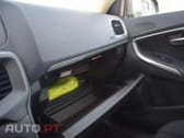 Volvo V40 Cross Country Outro