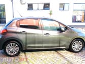 Peugeot 208 1.2 PureTech Signature 82 cv–Nacional