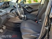 Peugeot 208 1,2 Signature