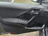 Peugeot 2008 1.2 PureTech Signature