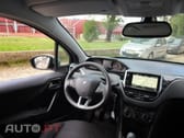 Peugeot 208 1.2 PureTech Signature