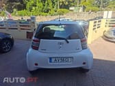 Toyota iQ 1.0 VVT-i 2 MultiDrive