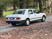 Mercedes-Benz 260 260 E