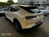 Ford Mustang Mach-E 75.7 kWh Base