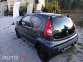 Peugeot 107 1.0 versão Motor Toyota