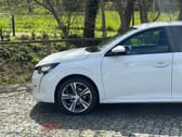 Peugeot 208 1.2 PureTech Allure EAT8