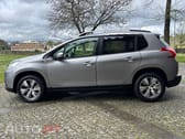 Peugeot 2008 1.2 PURETECH STYLE