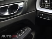Volvo XC60 2.0 B4  Momentum Plus 